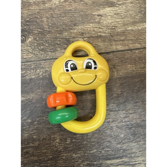 Fisher Price Mattel 2002 Plastic Yellow Key Rattle Teether Smiley Face 5" - Picture 1 of 4